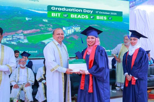 19-Graduation-Day-2025-at-Bearys